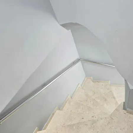山林小屋 Triad Vlorë