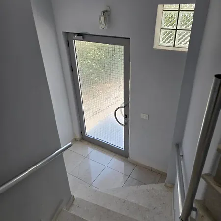 Jaktstuga Triad Vlorë