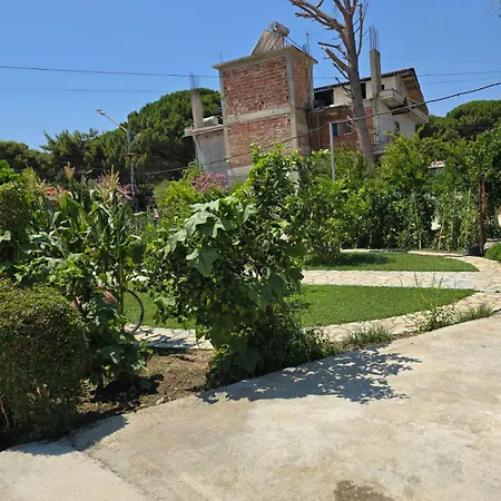 Triad Vlorë