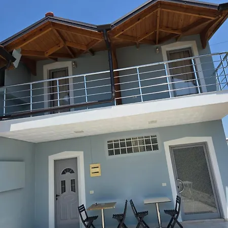 Деревянный коттедж Triad *