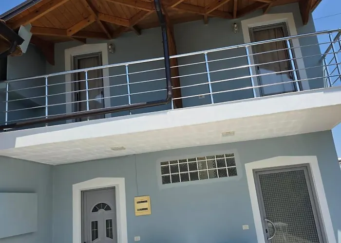 Деревянный коттедж Triad *